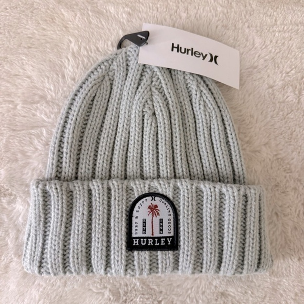 NWT Hurley men’s palm patch gray beanie- one size.